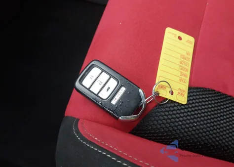 2018 Honda Civic Type R Touring z USA, uszkodzony, nr VIN SHHFK8G7XJU200276